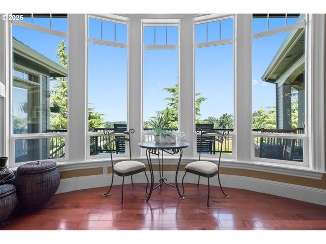 8438 CASCADE Hwy, Silverton, OR 97381