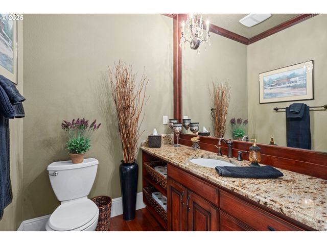 8438 CASCADE Hwy, Silverton, OR 97381