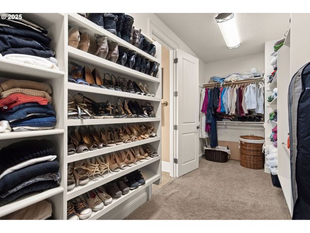 8438 CASCADE Hwy, Silverton, OR 97381