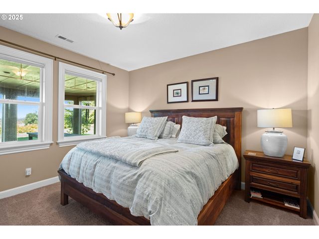 8438 CASCADE Hwy, Silverton, OR 97381