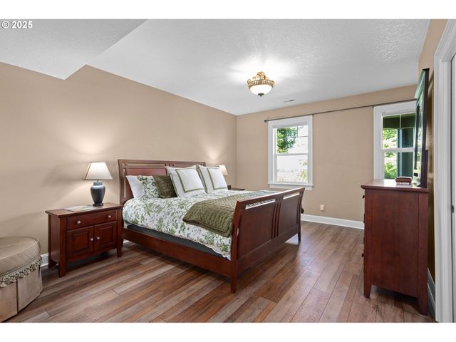 8438 CASCADE Hwy, Silverton, OR 97381