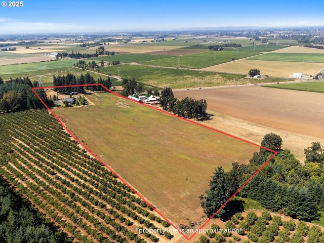 8438 CASCADE Hwy, Silverton, OR 97381