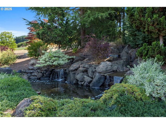 8438 CASCADE Hwy, Silverton, OR 97381