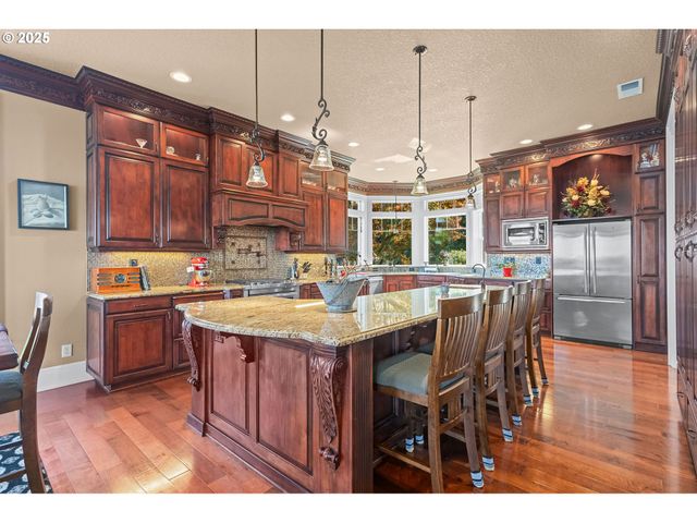 8438 CASCADE Hwy, Silverton, OR 97381