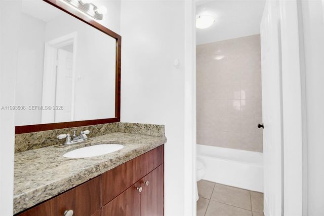 9730 Hammocks Blvd 203-28, Miami, FL 33196