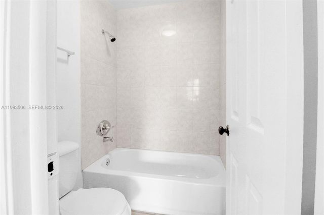 9730 Hammocks Blvd 203-28, Miami, FL 33196