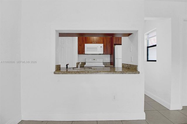 9730 Hammocks Blvd 203-28, Miami, FL 33196