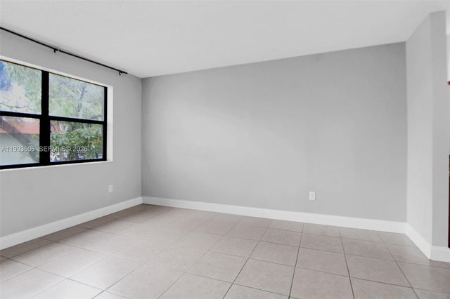 9730 Hammocks Blvd 203-28, Miami, FL 33196