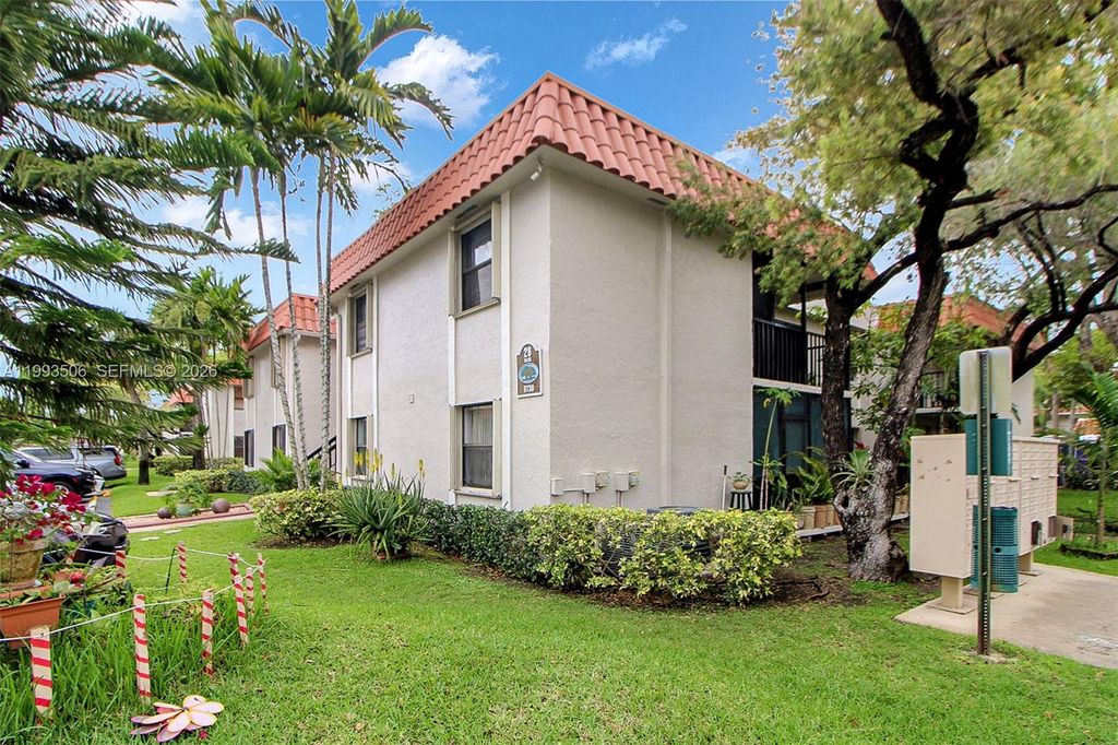 9730 Hammocks Blvd 203-28, Miami, FL 33196