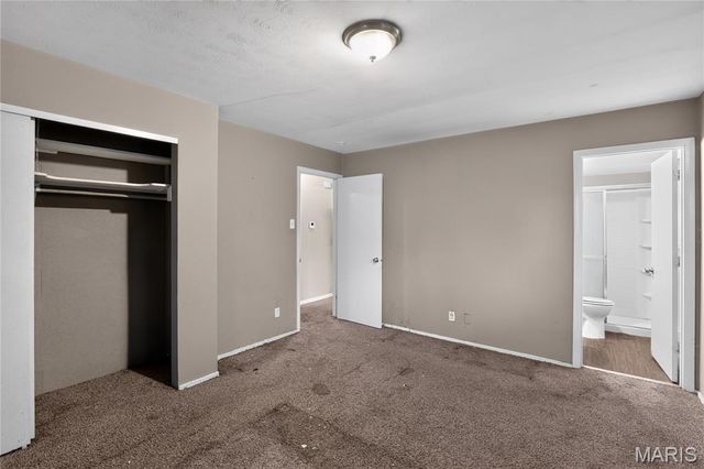 2245 N Elizabeth Avenue, Florissant, MO 63031