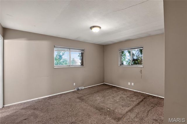 2245 N Elizabeth Avenue, Florissant, MO 63031