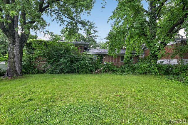 2245 N Elizabeth Avenue, Florissant, MO 63031