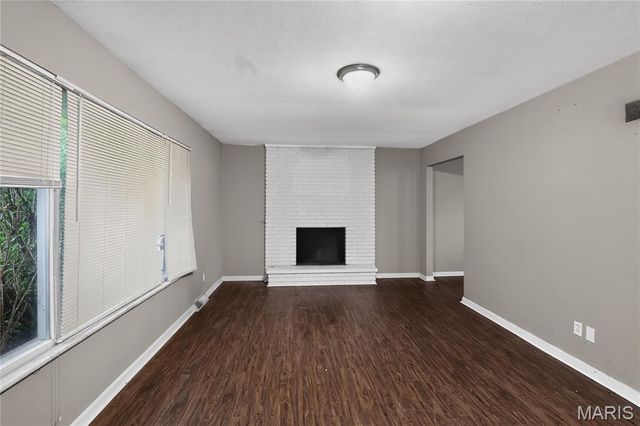 2245 N Elizabeth Avenue, Florissant, MO 63031