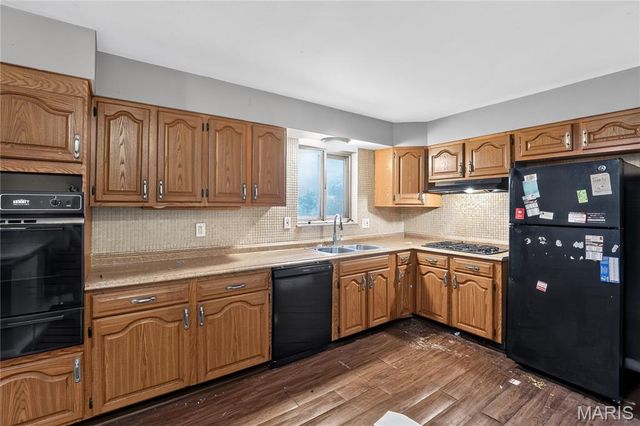 2245 N Elizabeth Avenue, Florissant, MO 63031