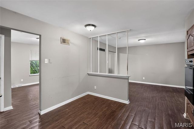 2245 N Elizabeth Avenue, Florissant, MO 63031