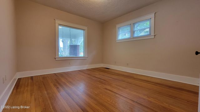 3812 Taylorsville Rd, Louisville, KY 40220