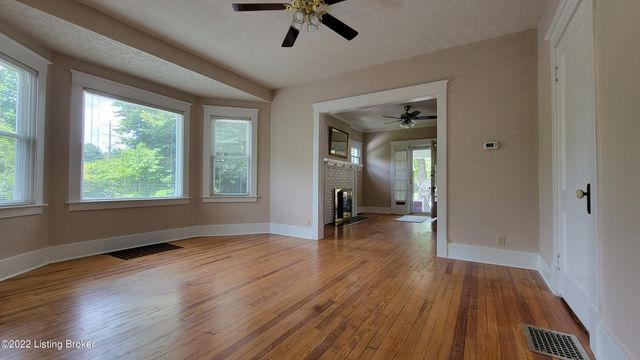 3812 Taylorsville Rd, Louisville, KY 40220