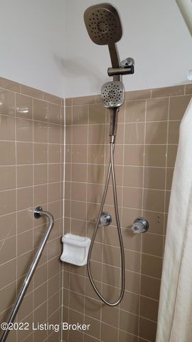 3812 Taylorsville Rd, Louisville, KY 40220