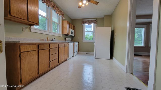 3812 Taylorsville Rd, Louisville, KY 40220