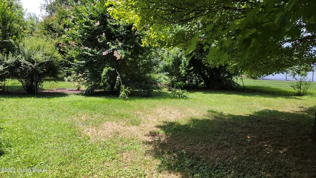 3812 Taylorsville Rd, Louisville, KY 40220