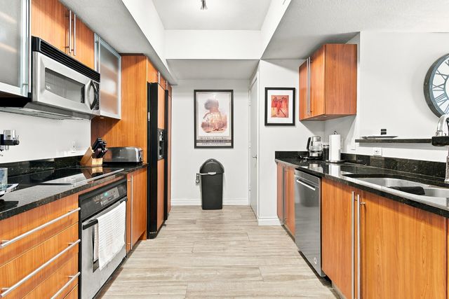 1551 N FLAGLER Drive 1005 SEASONAL, West Palm Beach, FL 33401