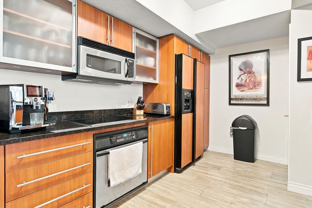 1551 N FLAGLER Drive 1005 SEASONAL, West Palm Beach, FL 33401