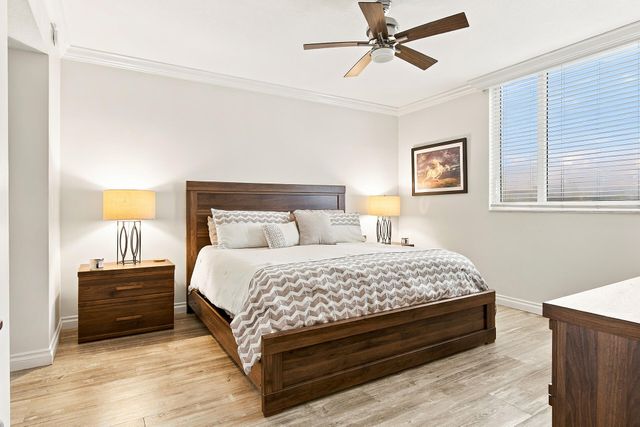 1551 N FLAGLER Drive 1005 SEASONAL, West Palm Beach, FL 33401