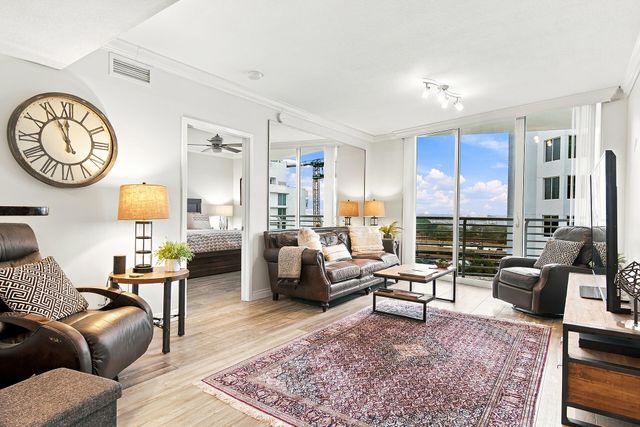 1551 N FLAGLER Drive 1005 SEASONAL, West Palm Beach, FL 33401