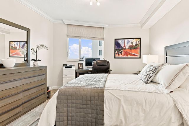 1551 N FLAGLER Drive 1005 SEASONAL, West Palm Beach, FL 33401