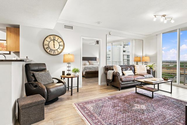 1551 N FLAGLER Drive 1005 SEASONAL, West Palm Beach, FL 33401