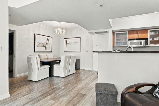 1551 N FLAGLER Drive 1005 SEASONAL, West Palm Beach, FL 33401
