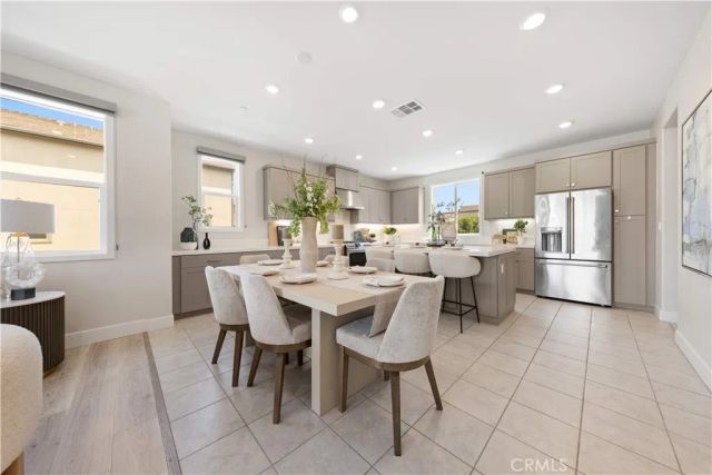 411 Chorus, Irvine, CA 92618
