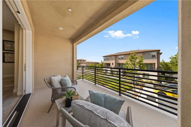 411 Chorus, Irvine, CA 92618