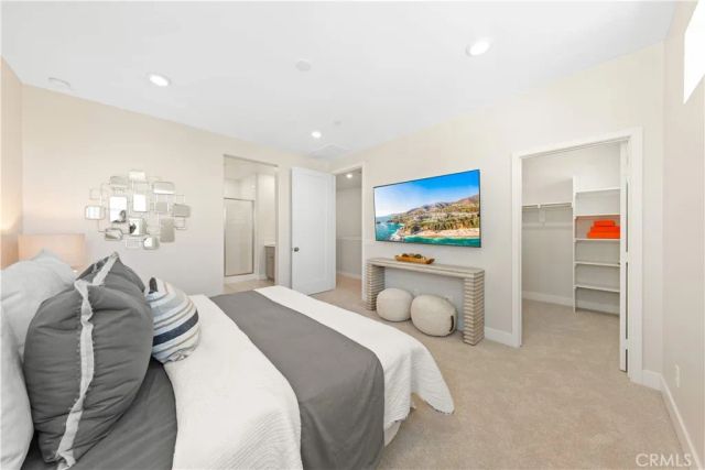 411 Chorus, Irvine, CA 92618
