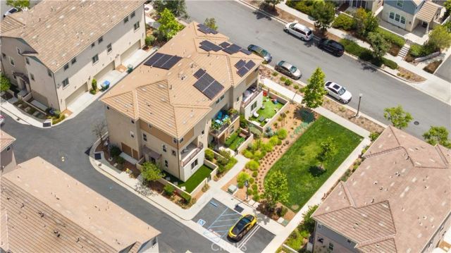 411 Chorus, Irvine, CA 92618