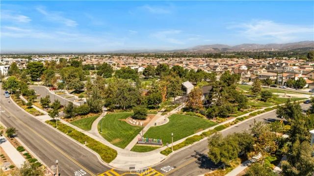 411 Chorus, Irvine, CA 92618