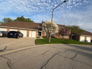107 Autumn Court 107, Buffalo Grove, IL 60089
