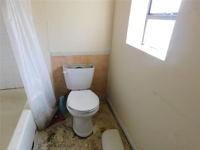 2002 E OKALOOSA AVENUE, Tampa, FL 33604