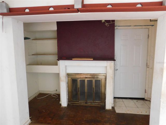 2002 E OKALOOSA AVENUE, Tampa, FL 33604