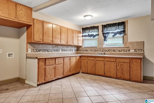 825 VALLEY ROAD PLACE, Birmingham, AL 35208
