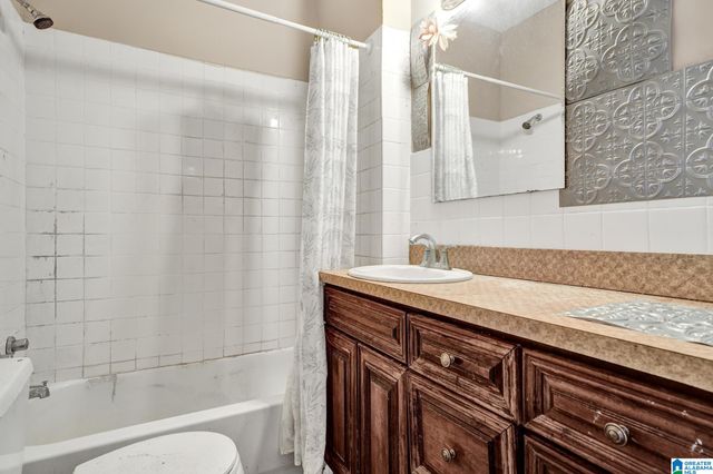825 VALLEY ROAD PLACE, Birmingham, AL 35208
