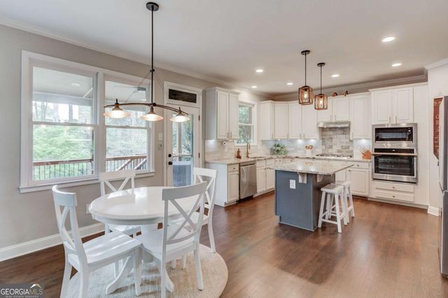 5043 Heartland Trail, Hoschton, GA 30548