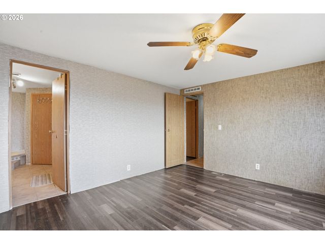 144 ANGELS Ln, Kalama, WA 98625