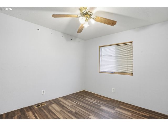 144 ANGELS Ln, Kalama, WA 98625