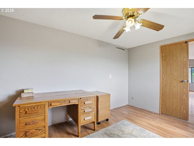 144 ANGELS Ln, Kalama, WA 98625