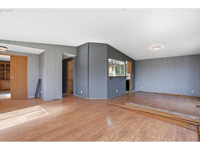 144 ANGELS Ln, Kalama, WA 98625