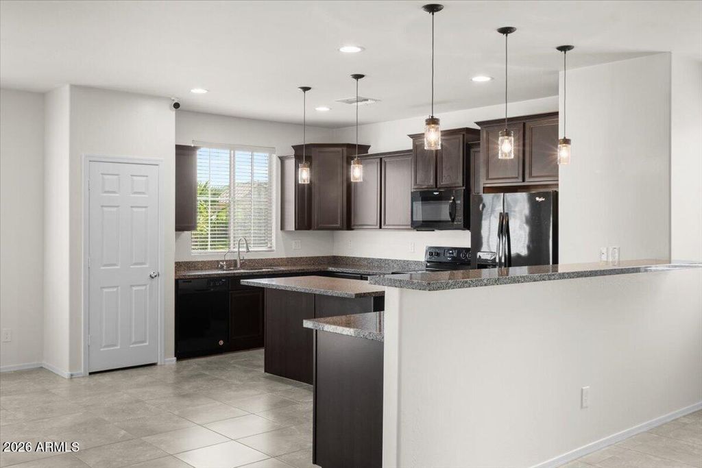 11795 W DAVIS Lane, Avondale, AZ 85323 — photo 2