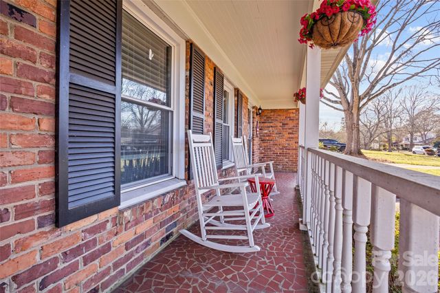 1217 Old Farm Road, Charlotte, NC 28226