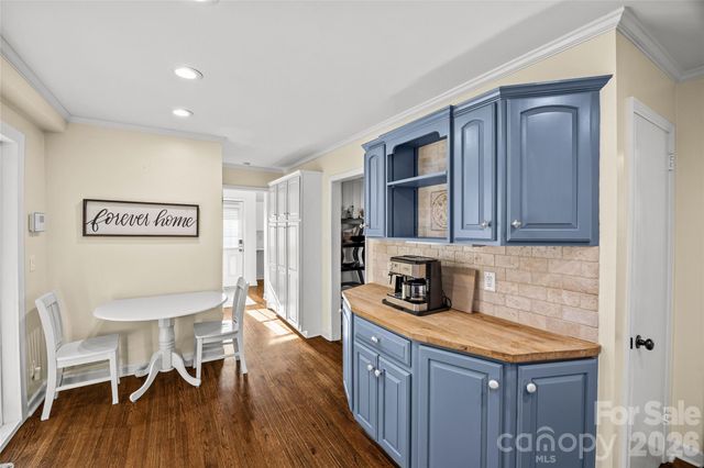 1217 Old Farm Road, Charlotte, NC 28226