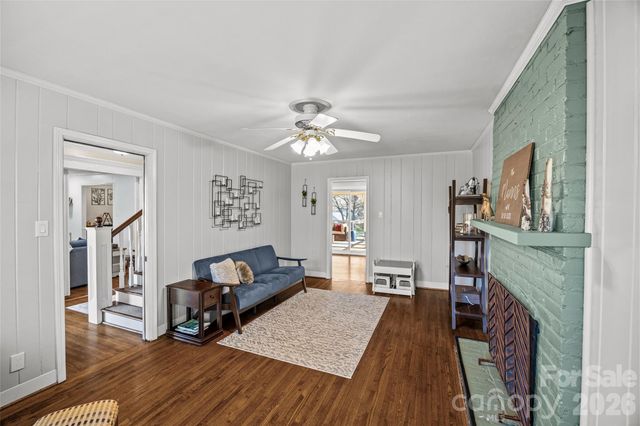 1217 Old Farm Road, Charlotte, NC 28226